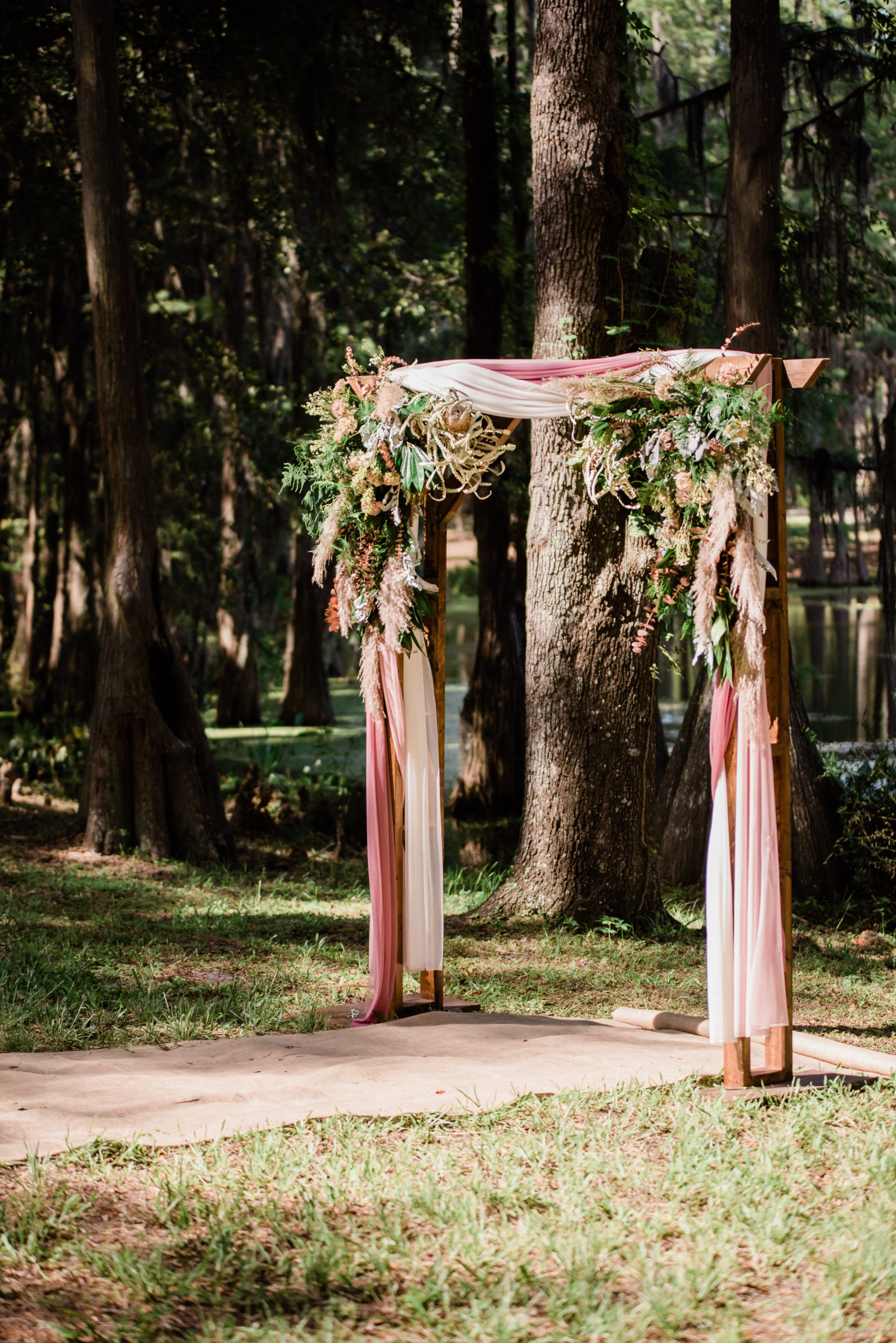 Wedding Ceremony arch at Rees Lake Spirit of the Suwannee
