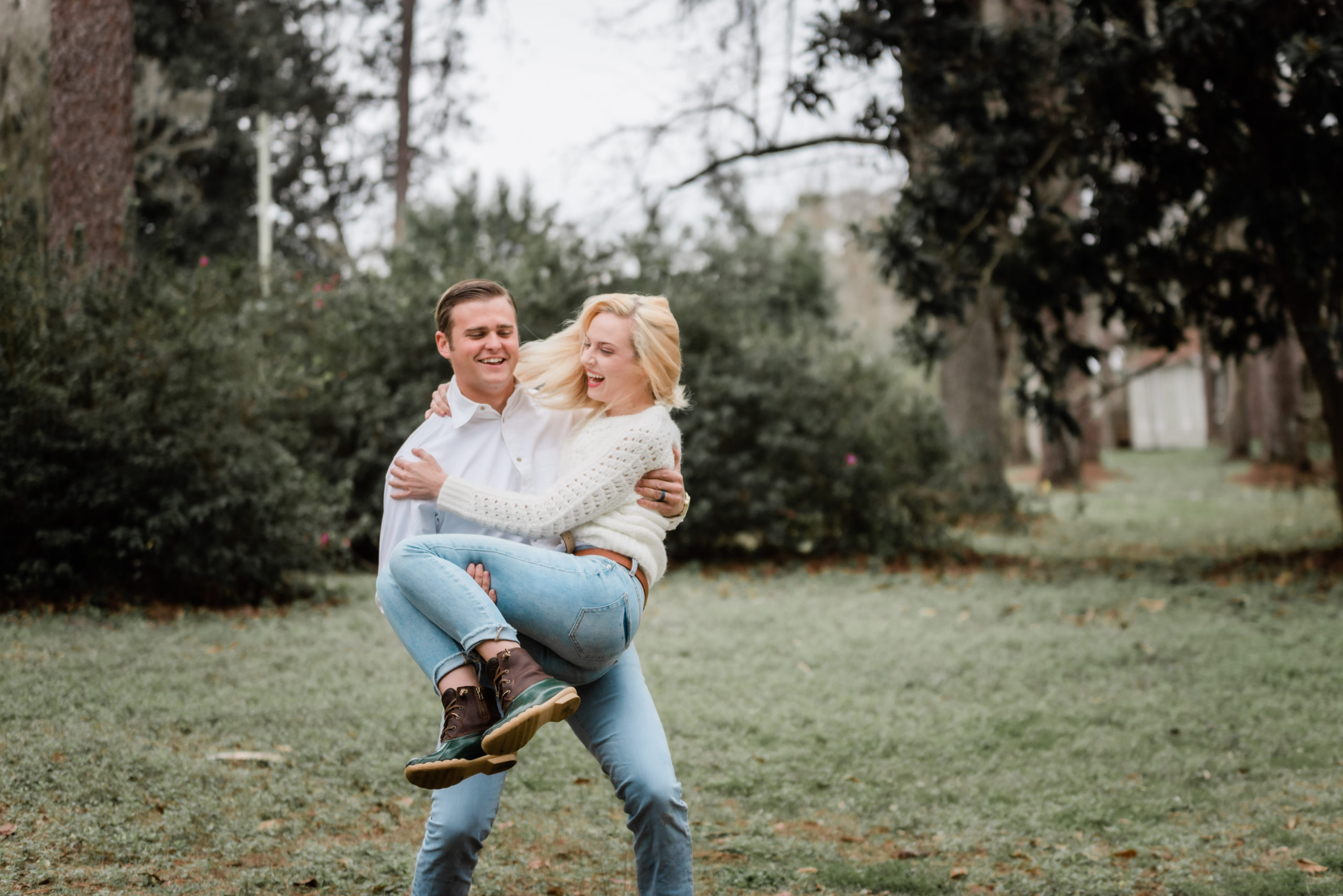 couples engagement photos at heritage park and gardens in live oak Florida by Black tie and co